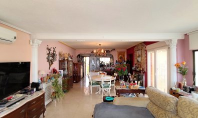 Detached villa in Ciudad Quesada with private pool and ocean view