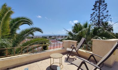Detached villa in Ciudad Quesada with private pool and ocean view