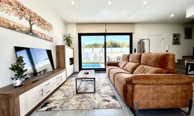 Reventa - Villa -
Villamartín - Villamartin