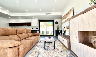 Reventa - Villa -
Villamartín - Villamartin