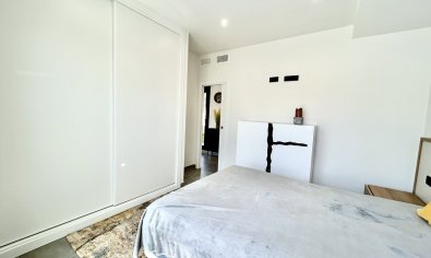 Reventa - Villa -
Villamartín - Villamartin