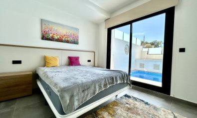 Reventa - Villa -
Villamartín - Villamartin
