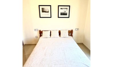 Elegante herenwoning met 3 slaapkamers en tuin, gemeenschappelijk zwembad in Ciudad Quesada