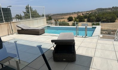 Reventa - Villa -
San Miguel de Salinas - San Miguel Salinas
