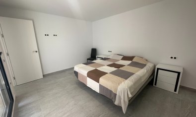 Reventa - Villa -
San Miguel de Salinas - San Miguel Salinas
