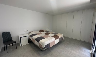Reventa - Villa -
San Miguel de Salinas - San Miguel Salinas