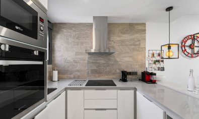 Modern gelijkvloers appartement in Punta Prima, Torrevieja