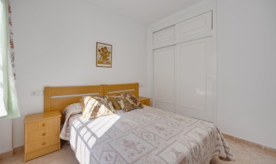 Reventa - Bungalow -
Torrevieja - playa de los naufragos