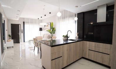Bungalow met 3 slaapkamers en tuin in Pilar de la Horadada