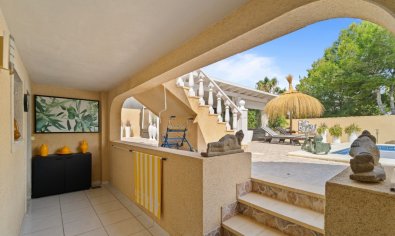 Vrijstaande villa in Benimar Rojales met privézwembad