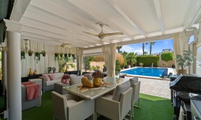 Vrijstaande villa in Benimar Rojales met privézwembad