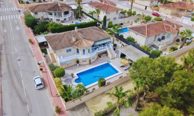 Vrijstaande villa in Benimar Rojales met privézwembad
