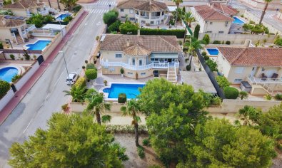Vrijstaande villa in Benimar Rojales met privézwembad