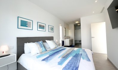 Resale - Villa -
Dehesa De Campoamor - Las Colinas Golf Resort