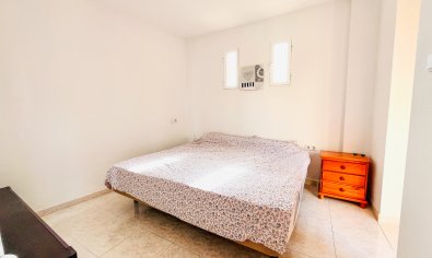 Complejo de apartamentos en San Miguel de Salinas con licencia de alquiler