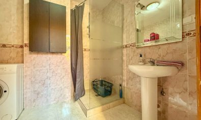 Complejo de apartamentos en San Miguel de Salinas con licencia de alquiler