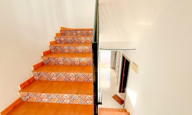 Complejo de apartamentos en San Miguel de Salinas con licencia de alquiler