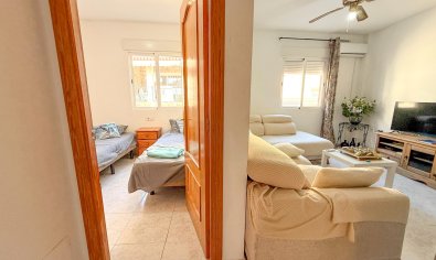 Complejo de apartamentos en San Miguel de Salinas con licencia de alquiler