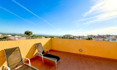 Complejo de apartamentos en San Miguel de Salinas con licencia de alquiler