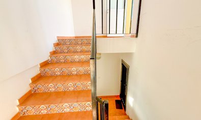 Complejo de apartamentos en San Miguel de Salinas con licencia de alquiler