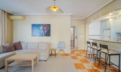 Villa quatro con solárium y piscina en Lomas de Cabo Roig