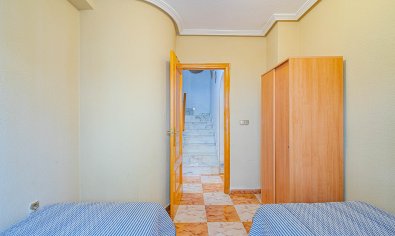 Villa quatro con solárium y piscina en Lomas de Cabo Roig
