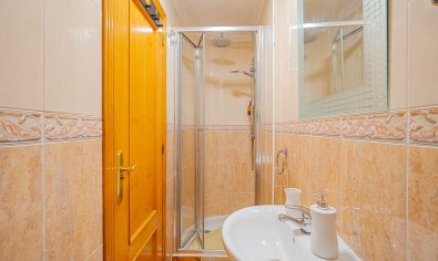 Villa quatro con solárium y piscina en Lomas de Cabo Roig