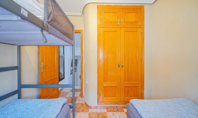 Villa quatro con solárium y piscina en Lomas de Cabo Roig