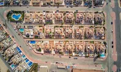 Villa quatro con solárium y piscina en Lomas de Cabo Roig