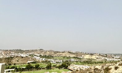 Villa moderna de lujo con vistas al campo de golf y a las montañas en Ciudad Quesada