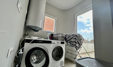 Villa moderna de lujo con vistas al campo de golf y a las montañas en Ciudad Quesada