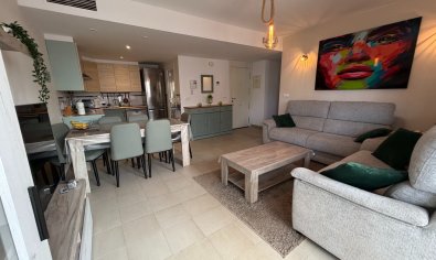 Amplio piso de 3 dormitorios en Orihuela con piscina