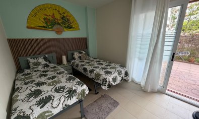 Amplio piso de 3 dormitorios en Orihuela con piscina