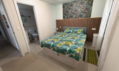 Amplio piso de 3 dormitorios en Orihuela con piscina