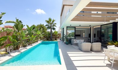 Reventa - Villa -
Cabo Roig