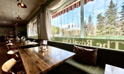 Bar and restaurant in Villamartín
