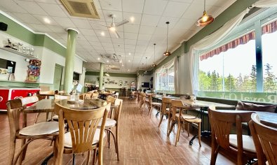 Bar and restaurant in Villamartín