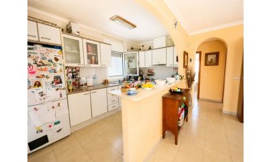 Villa unifamiliar con piscina privada en Torrevieja, 5 dormitorios