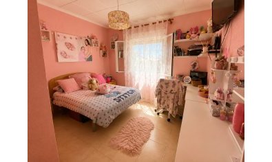 Villa unifamiliar con piscina privada en Torrevieja, 5 dormitorios