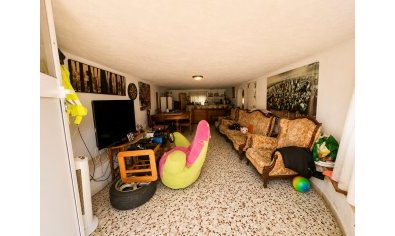 Villa unifamiliar con piscina privada en Torrevieja, 5 dormitorios