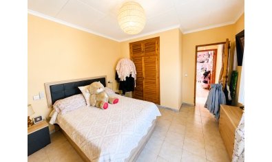 Villa unifamiliar con piscina privada en Torrevieja, 5 dormitorios
