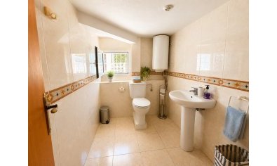 Villa unifamiliar con piscina privada en Torrevieja, 5 dormitorios