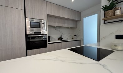Piso en planta baja en La Finca Golf con jardín privado