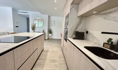 Piso en planta baja en La Finca Golf con jardín privado