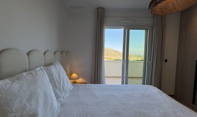Piso en planta baja en La Finca Golf con jardín privado