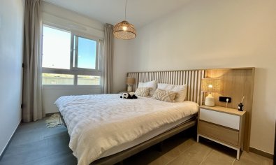 Piso en planta baja en La Finca Golf con jardín privado