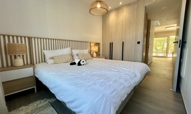Piso en planta baja en La Finca Golf con jardín privado