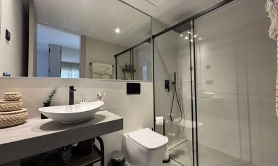 Piso en planta baja en La Finca Golf con jardín privado