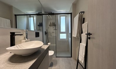 Piso en planta baja en La Finca Golf con jardín privado