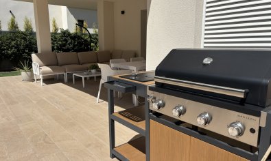 Piso en planta baja en La Finca Golf con jardín privado